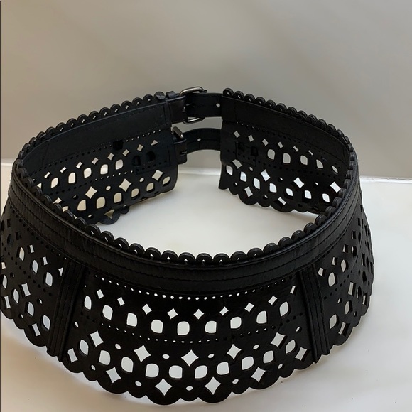 BCBG Maxaazria laser cut lace Very rare belt - Picture 2 of 8